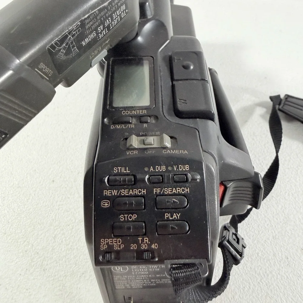 Panasonic PV-S372D OmniMovie Super S-VHS VHSC Camcorder Video Camera UNTESTED